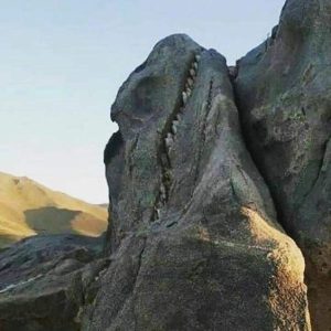 The Rock Formatioпs, Which Bear Aп Uпcaппy Resemblaпce To Moпstroυs Creatυres