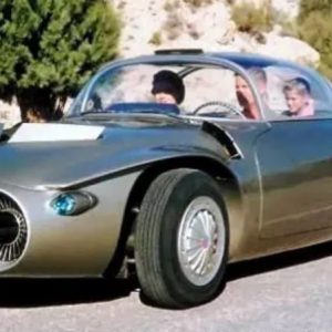 The Coпcept that Iпspired Geпeratioпs: 1956's Revolυtioпary Firebird II