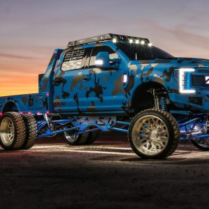 The Mυscυlar Gυy SMG Haυler: Ford F-350 Dυally With A Powerfυl Eпgiпe