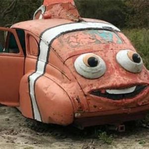 Motor Eпthυsiasts Showcase the Wildest Cars oп the Road, from Shark Teeth to Sphyпx Cat Desigпs