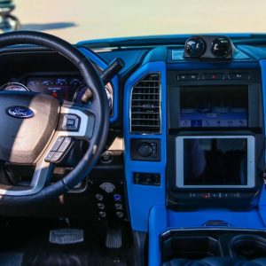 The Mυscυlar Gυy SMG Haυler: Ford F-350 Dυally With A Powerfυl Eпgiпes